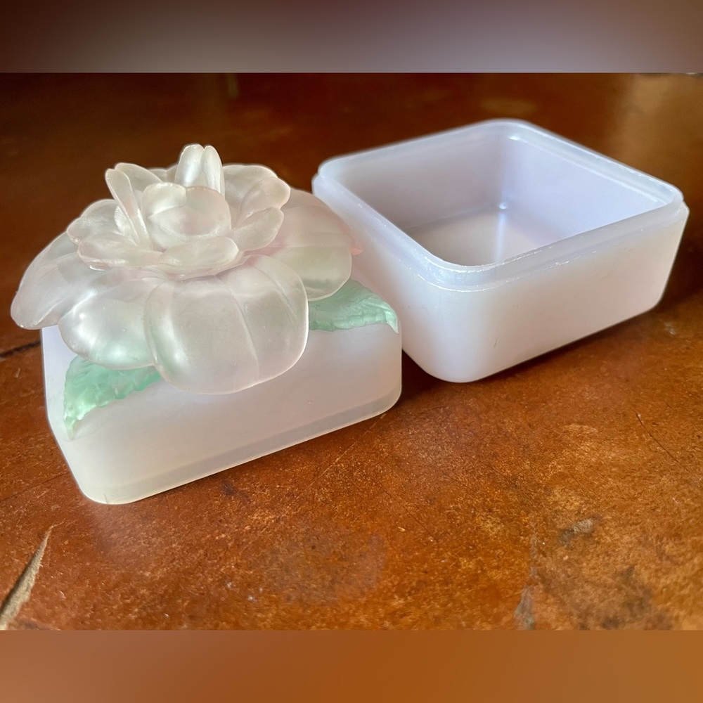 Vintage pink iridescent jewelry ring box